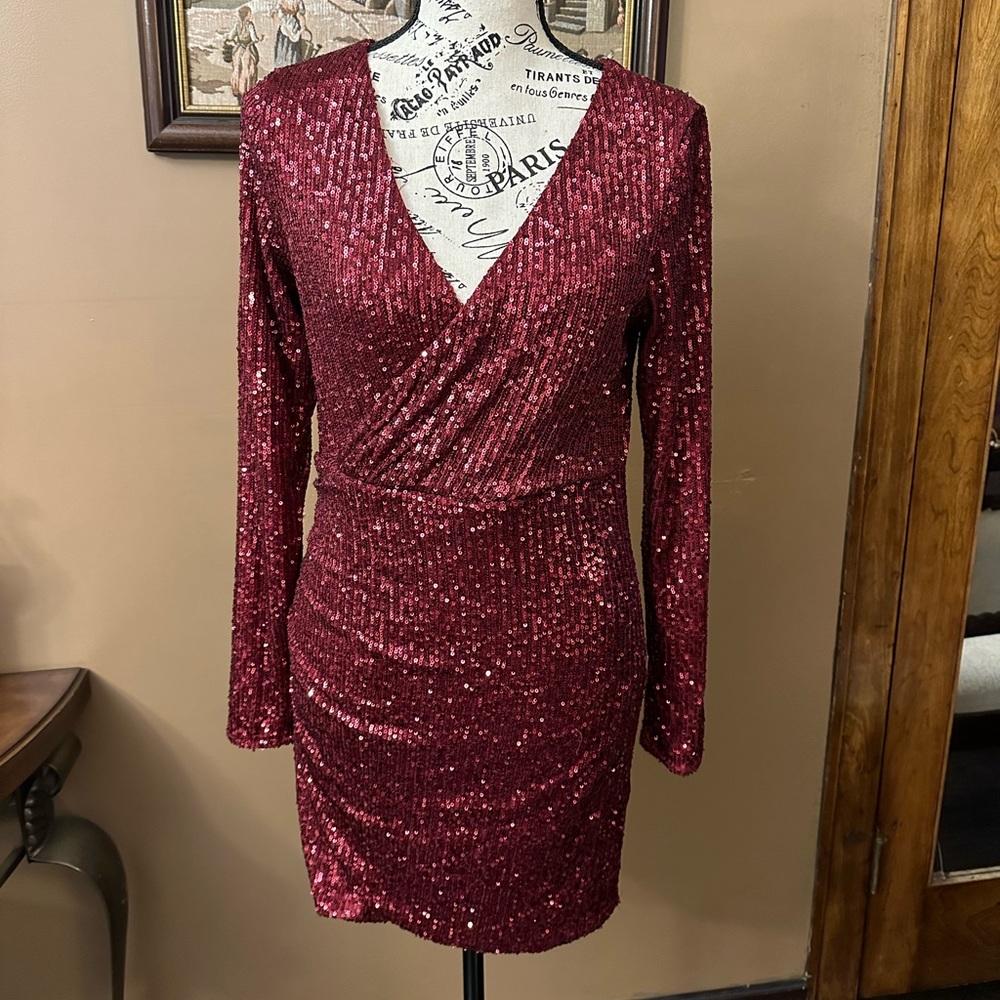 SHEILAY WOMENS DK. RED SEQUIN PLUNGING V NECK WRAP, TULIP SKIRT DRESS SZ M NWT
